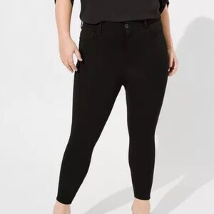 Torrid Womens Ponte Knit Skinny Pants Leggings Short Inseam Black